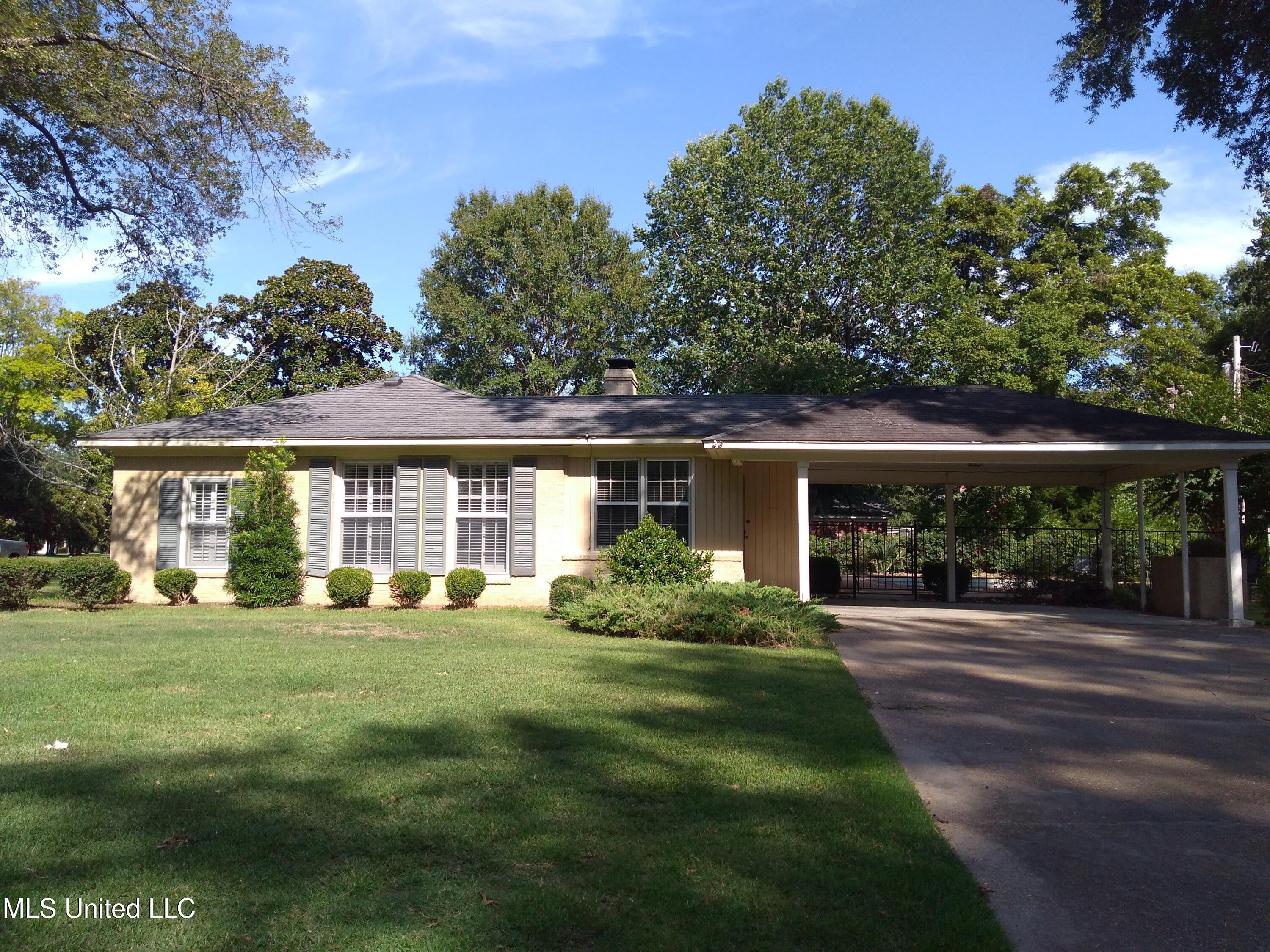 602 Magnolia Drive Indianola, MS 38751 - Photo 4 of 50 IMG_20250908_155221795