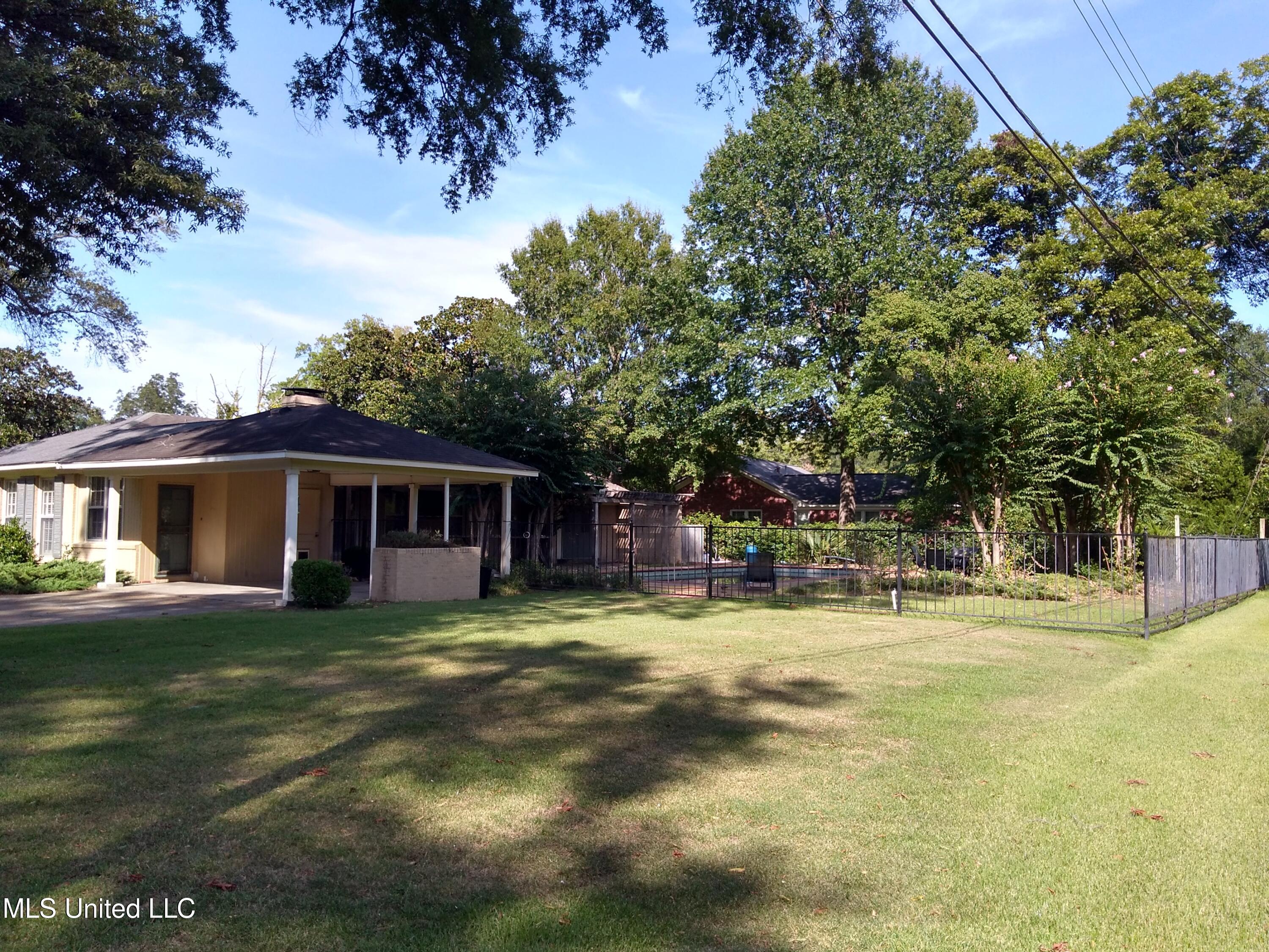 602 Magnolia Drive Indianola, MS 38751 - Photo 7 of 50 IMG_20250908_155324570_HDR