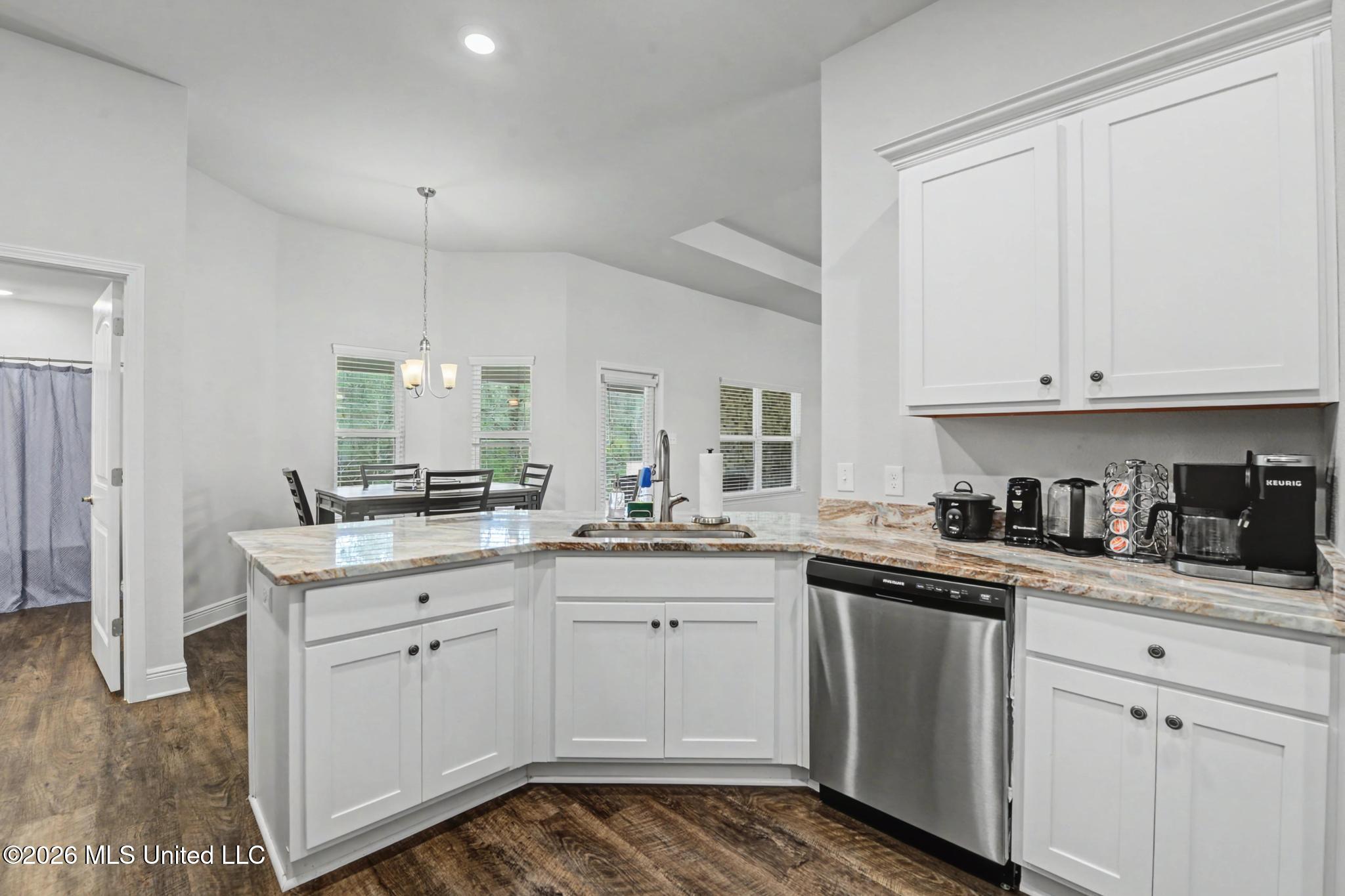 15744 Rachael Drive Gulfport, MS 39503 - Photo 11 of 28 011