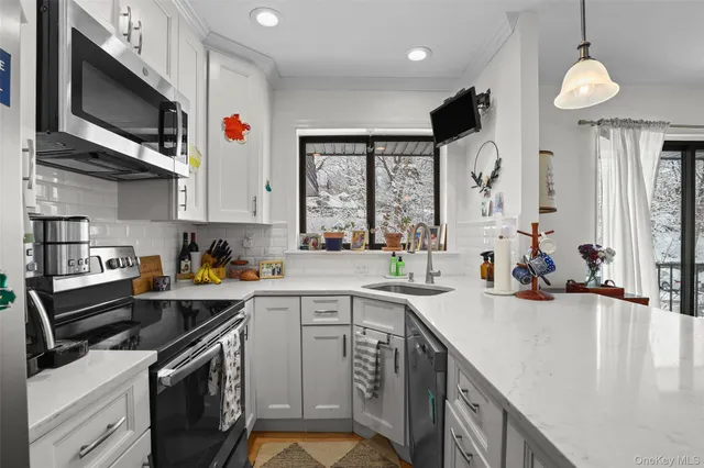 $550,000 | 605 Kemeys Avenue, Unit 605, Briarcliff Manor, NY 10510