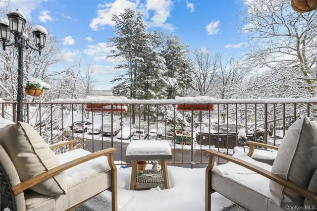 $550,000 | 605 Kemeys Avenue, Unit 605, Briarcliff Manor, NY 10510