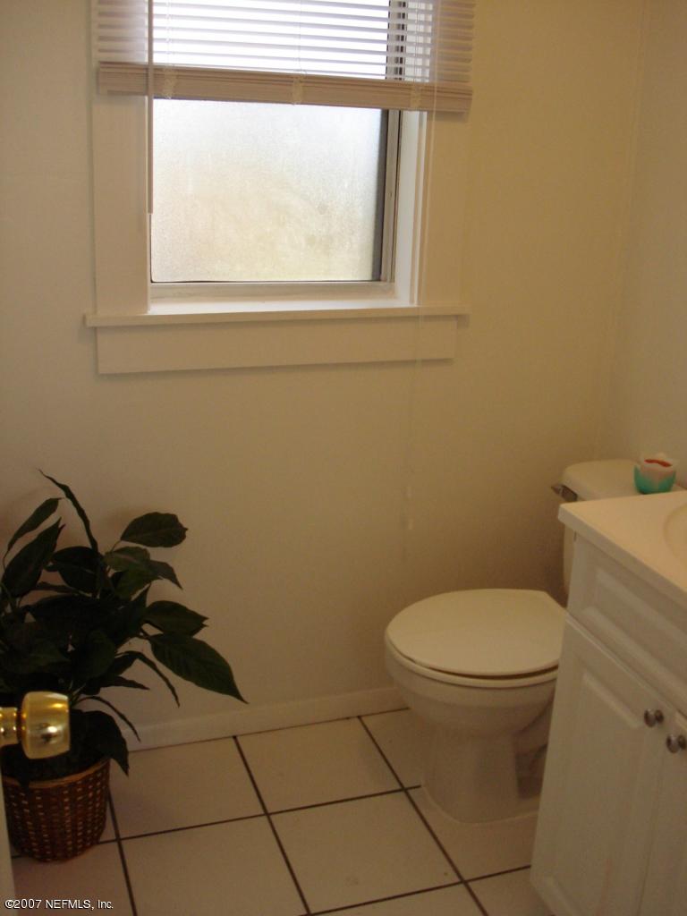 2720 Walton Street Jacksonville, FL 32207 - Photo 5 of 6 Half Bath
