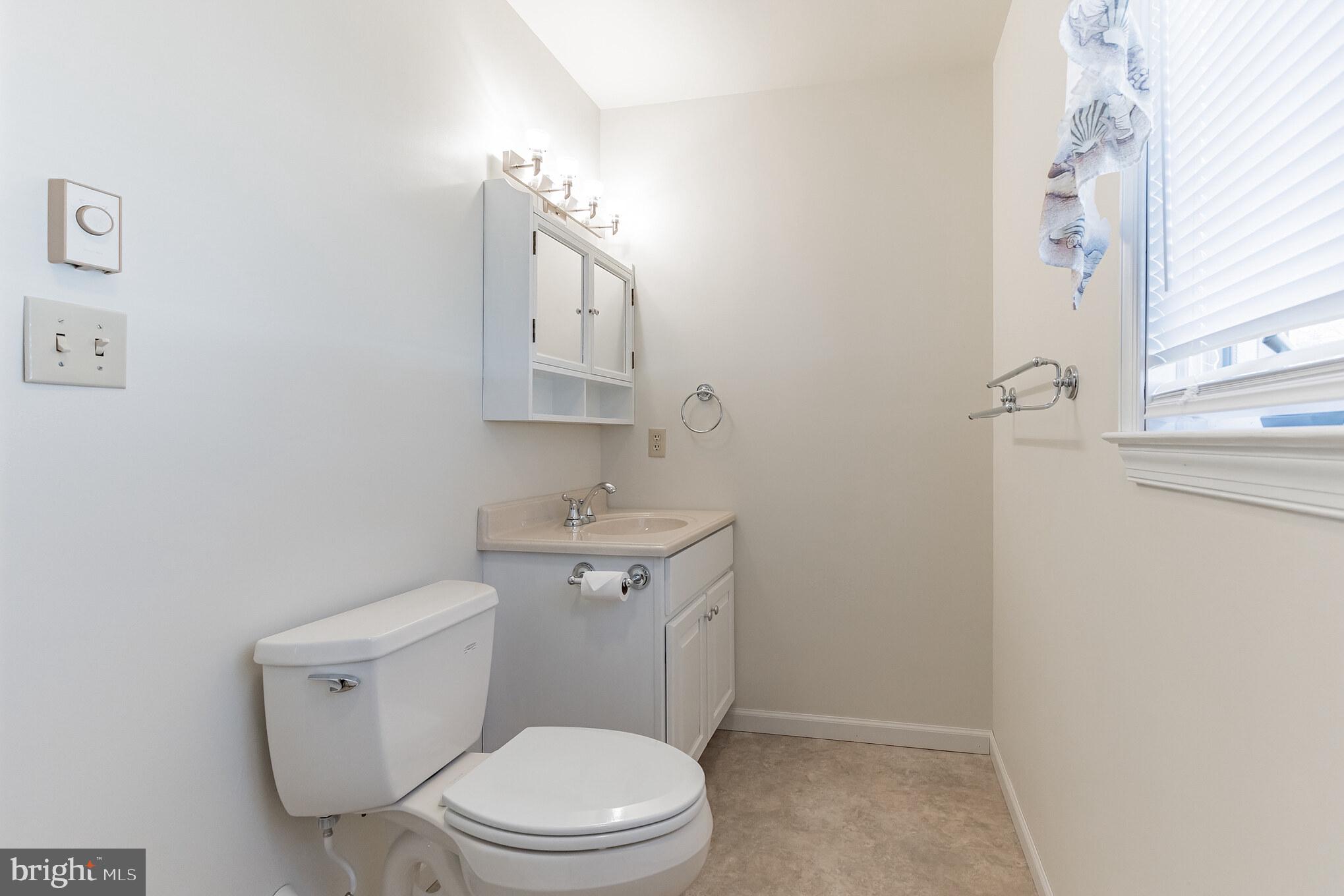 2291 East Buck Road Pennsburg, PA 18073 - Photo 20 of 27 2nd Floor - Full Bath!