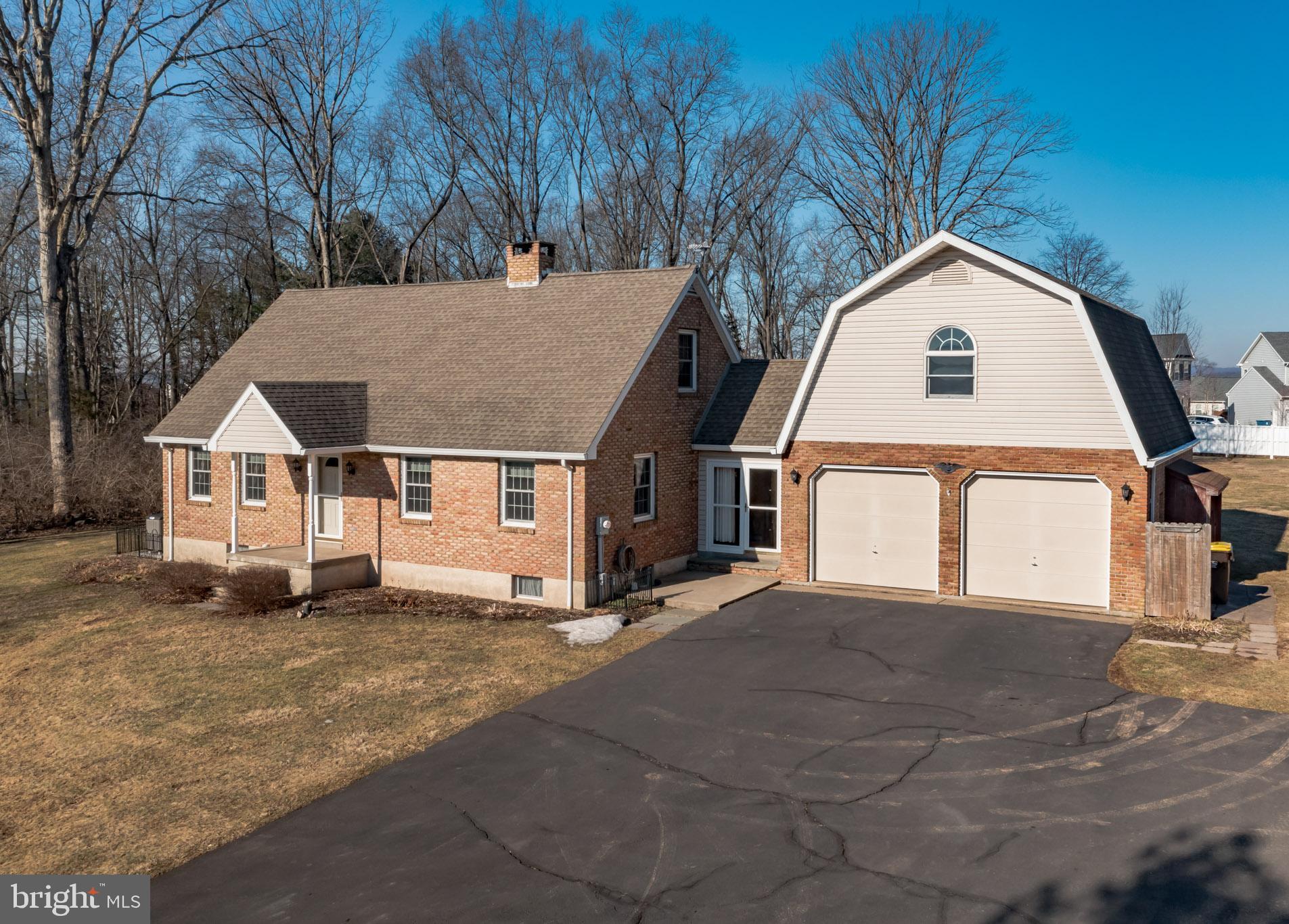 2291 East Buck Road Pennsburg, PA 18073 - Photo 8 of 27 Solid Brick Cape!