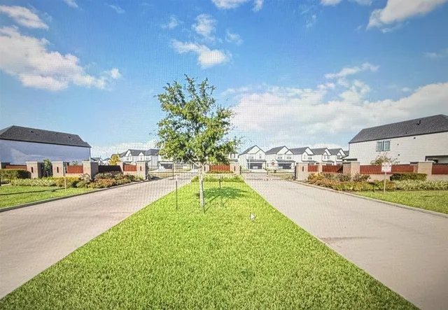 $2,500 | 12308 Greenwood Gate Drive, Houston, TX 77047