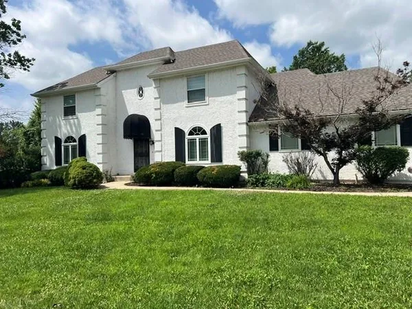 $484,900 | 3605 Southwest Meyer Boulevard, Blue Springs, MO 64015