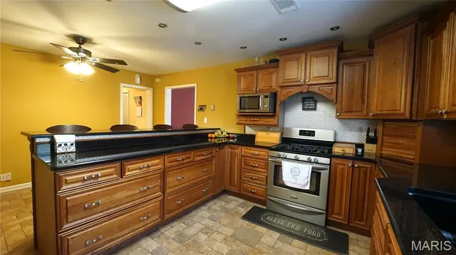 $319,900 | 802 Beckwith Avenue, Caruthersville, MO 63830