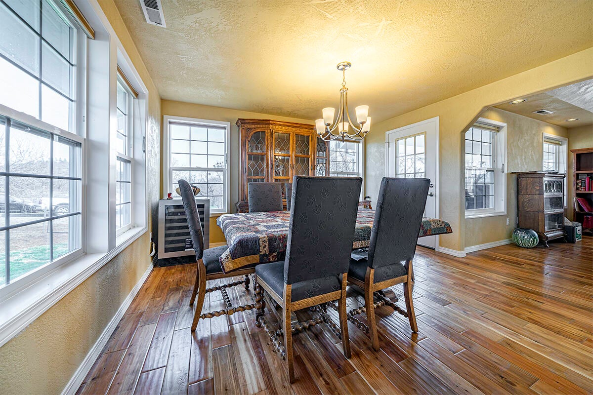 1345 Nick Young Road Eagle Point, OR 97524 - Photo 19 of 38 DSC00559