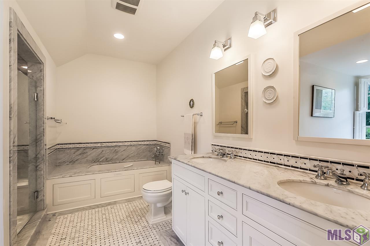 2933 Reymond Avenue Baton Rouge, LA 70808 - Photo 19 of 32 Master Bathroom