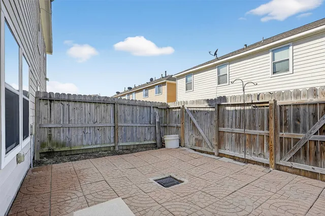 $215,000 | 6119 Shadow Isle Lane, Houston, TX 77084