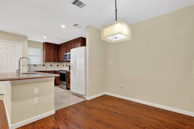 $215,000 | 6119 Shadow Isle Lane, Houston, TX 77084