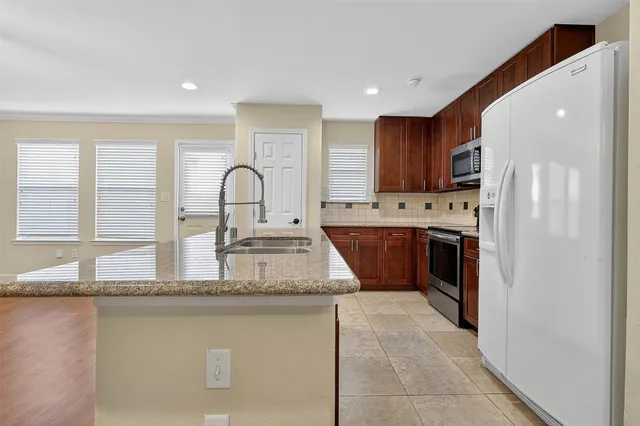 $215,000 | 6119 Shadow Isle Lane, Houston, TX 77084