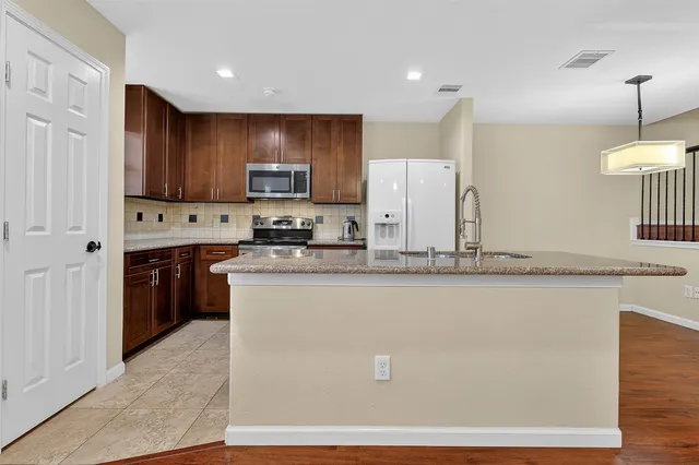 $215,000 | 6119 Shadow Isle Lane, Houston, TX 77084