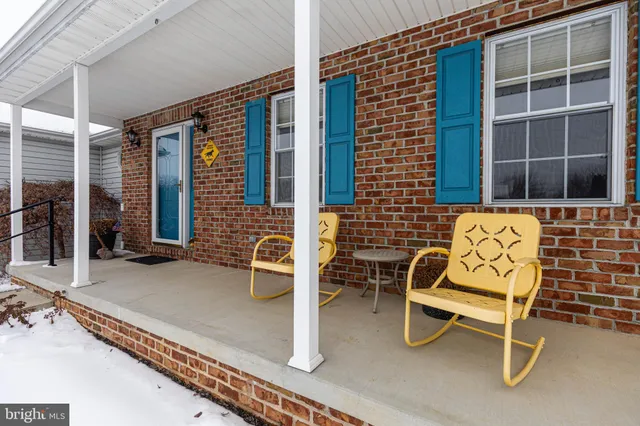 $379,900 | 1660 Wisteria Drive, Chambersburg, PA 17202