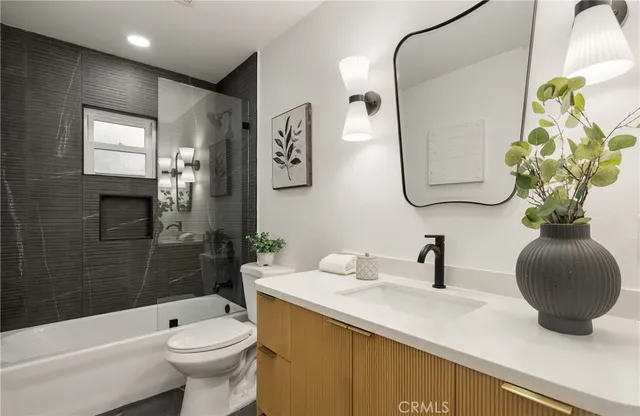 $1,125,000 | 1921 West Clearbrook Lane, Anaheim, CA 92804