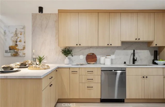 $1,125,000 | 1921 West Clearbrook Lane, Anaheim, CA 92804