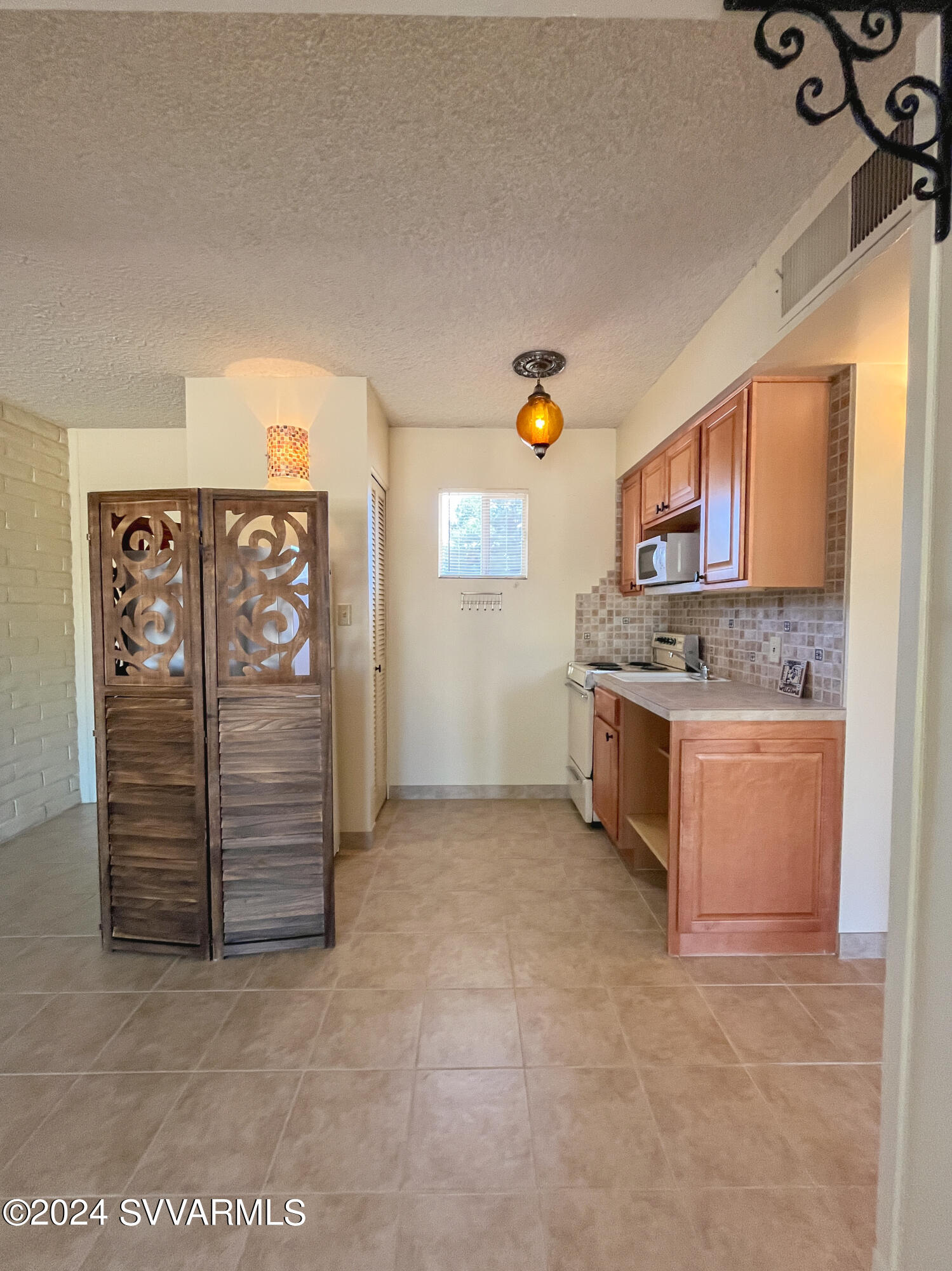 4140 East Cliffside Trail, Unit Q Rimrock, AZ 86335 - Photo 3 of 17 Kitchen