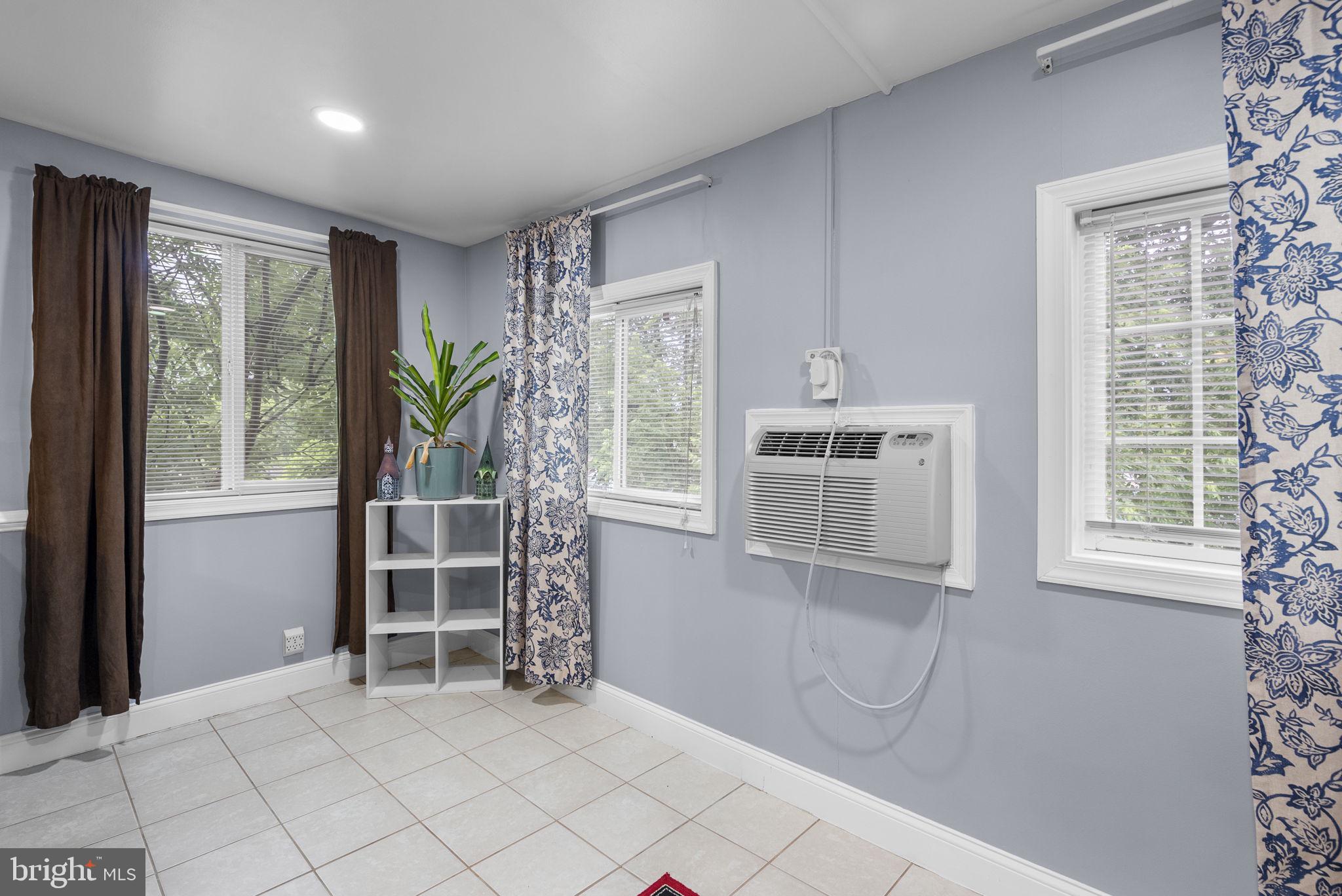 12220 Centerhill Street Silver Spring, MD 20902 - Photo 15 of 45 unit 1, sitting area in primary