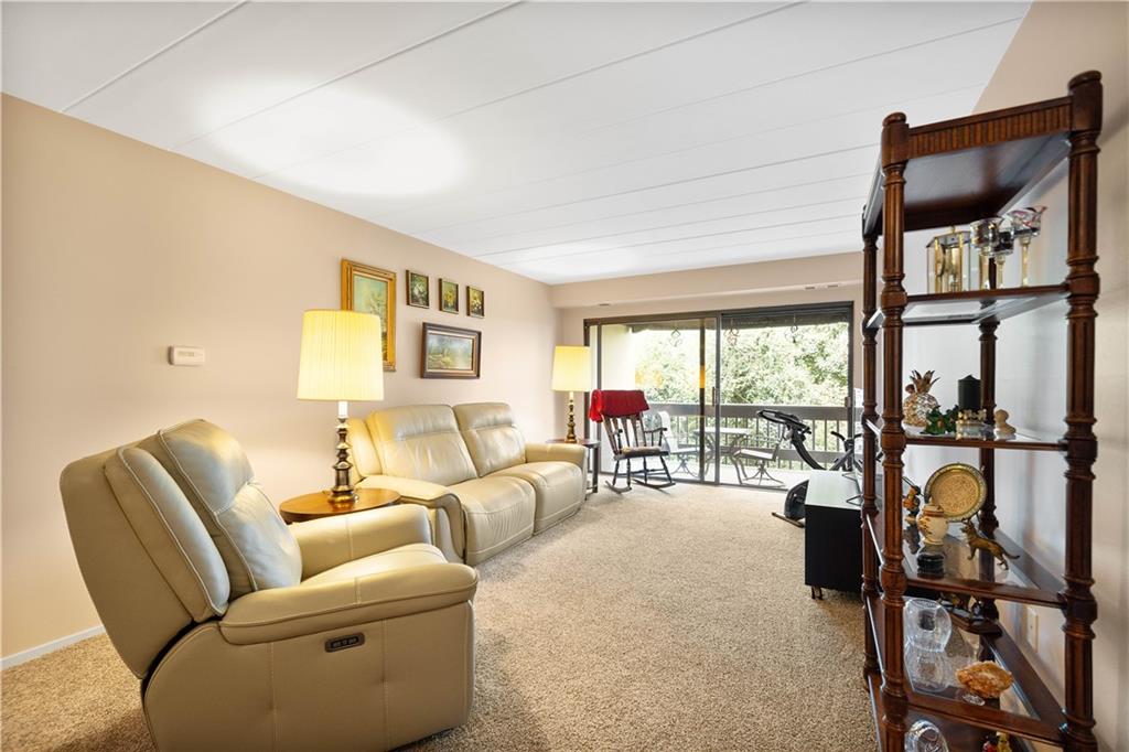 2034 Swallow Hill Road, Unit 420 Pittsburgh, PA 15220 - Photo 5 of 27 Gallery Image 5