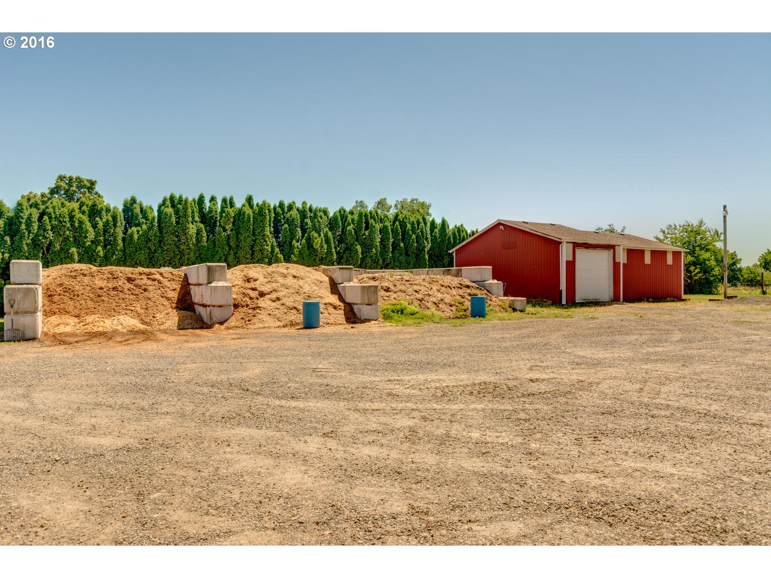 8473 South Heinz Road Canby, OR 97013 - Photo 24 of 32 a view of a outdoor space