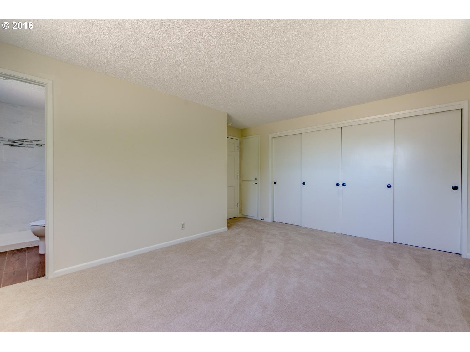 8473 South Heinz Road Canby, OR 97013 - Photo 8 of 32 a view of an empty room