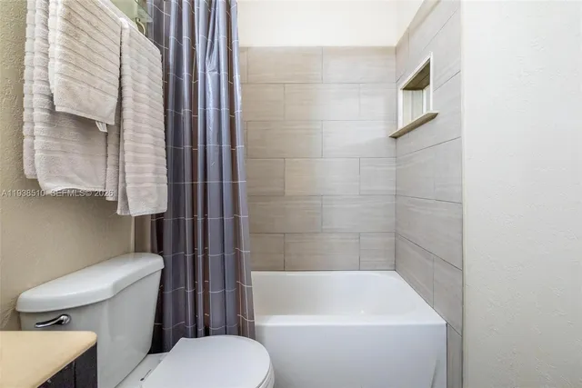 $440,000 | 2350 Pecan Court, Pembroke Pines, FL 33026