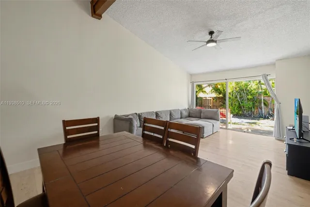 $440,000 | 2350 Pecan Court, Pembroke Pines, FL 33026