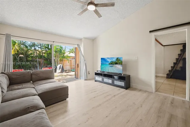 $440,000 | 2350 Pecan Court, Pembroke Pines, FL 33026