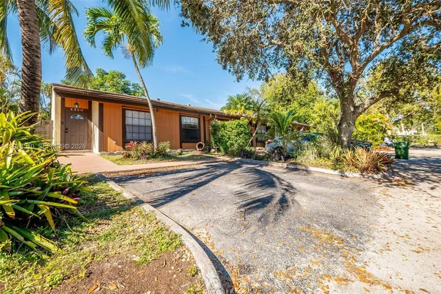 $440,000 | 2350 Pecan Court, Pembroke Pines, FL 33026