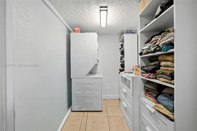 $440,000 | 2350 Pecan Court, Pembroke Pines, FL 33026