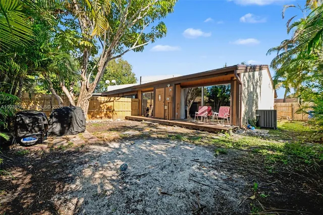 $440,000 | 2350 Pecan Court, Pembroke Pines, FL 33026