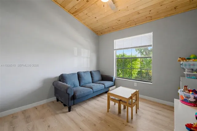 $440,000 | 2350 Pecan Court, Pembroke Pines, FL 33026