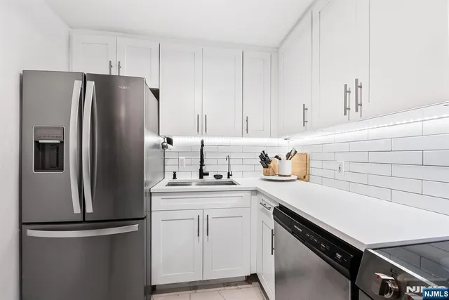 $749,999 | 217 Bloomfield Street, Unit 102, Hoboken, NJ 07030