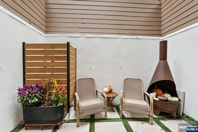 $749,999 | 217 Bloomfield Street, Unit 102, Hoboken, NJ 07030