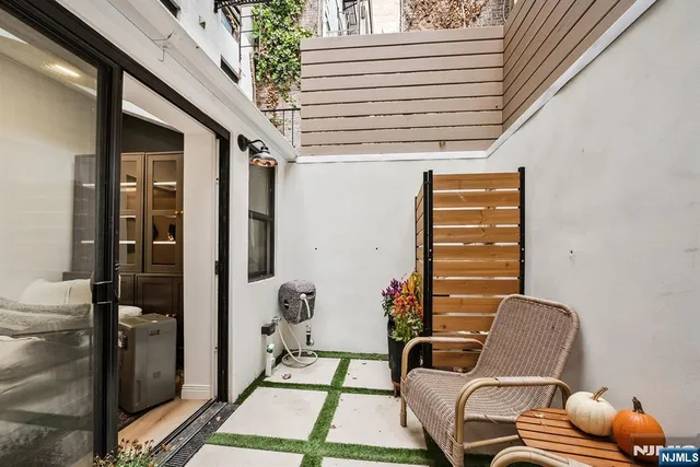 $749,999 | 217 Bloomfield Street, Unit 102, Hoboken, NJ 07030