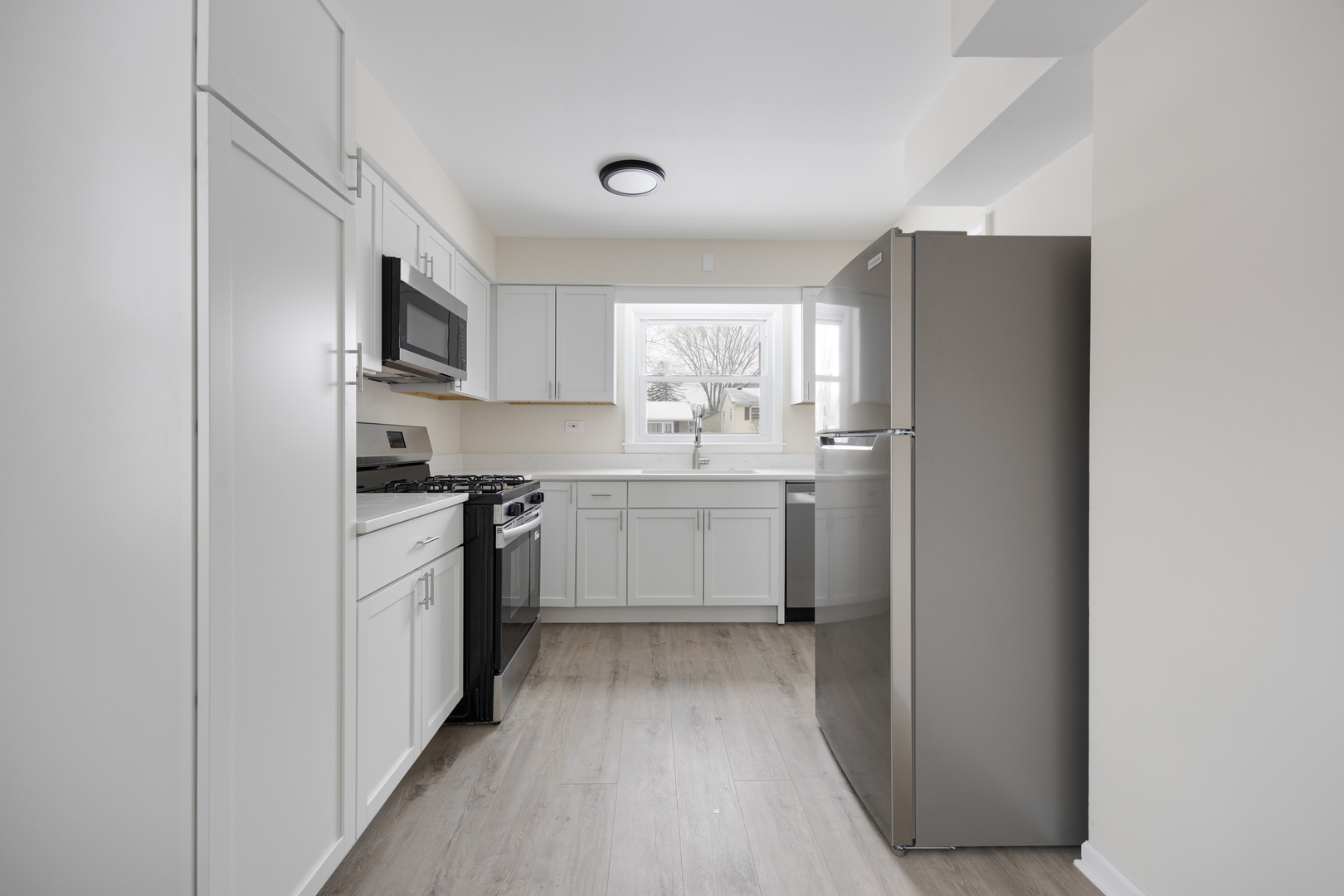 219 North Ridgemoor Avenue Mundelein, IL 60060 - Photo 12 of 26