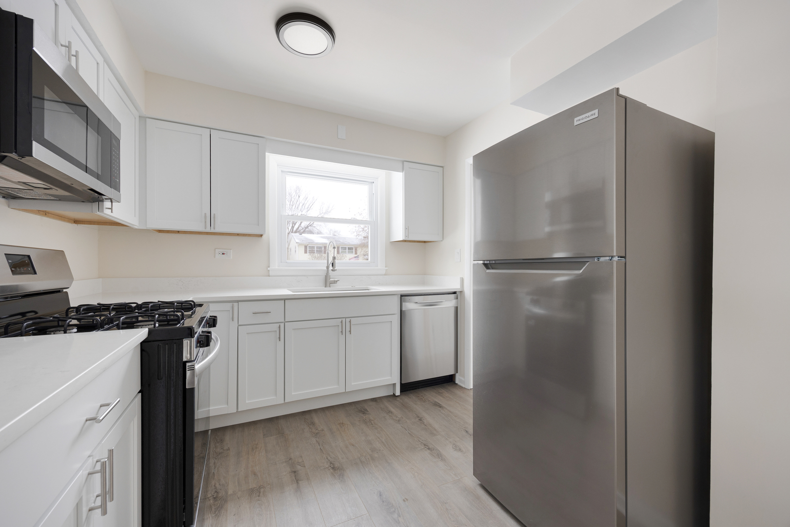 219 North Ridgemoor Avenue Mundelein, IL 60060 - Photo 13 of 26