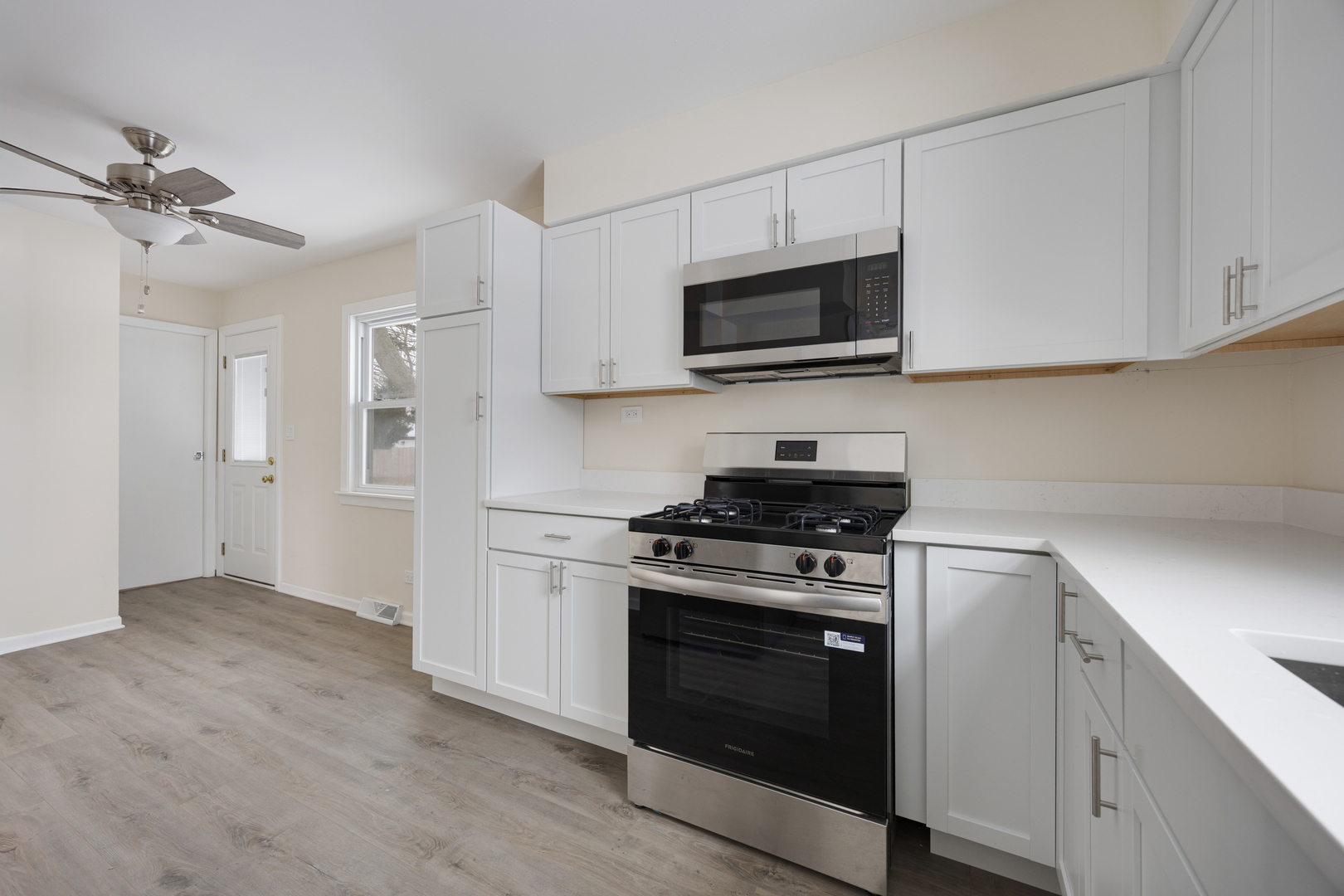 219 North Ridgemoor Avenue Mundelein, IL 60060 - Photo 14 of 26