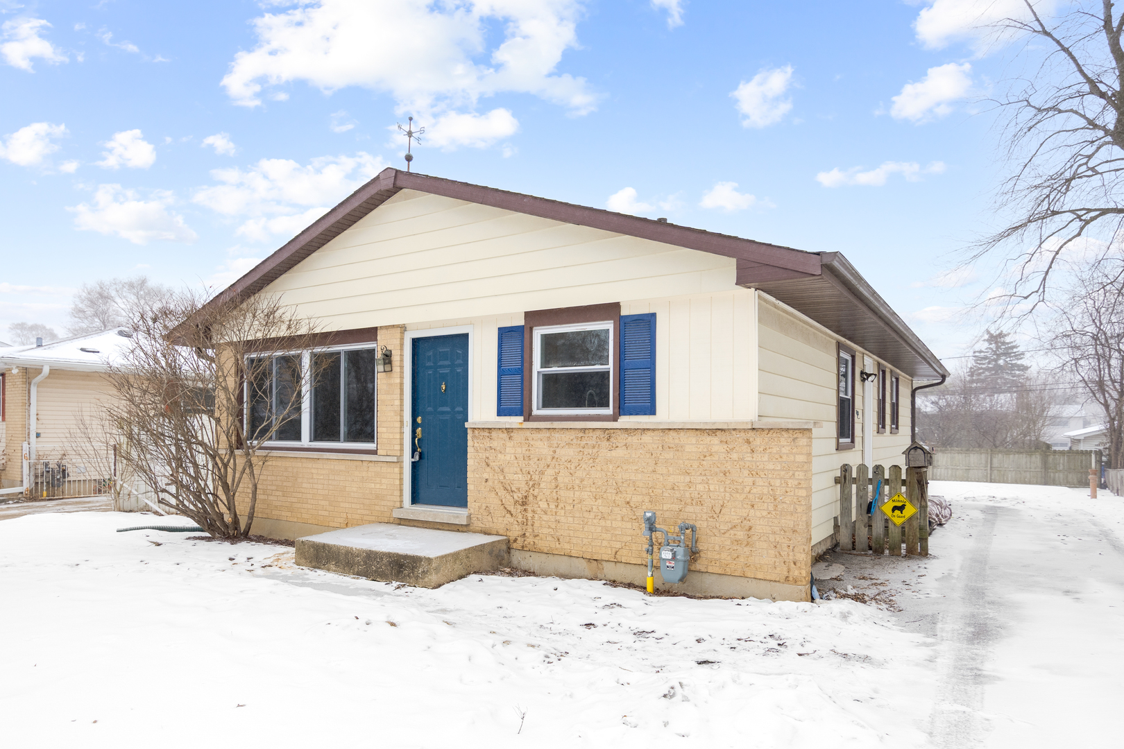 219 North Ridgemoor Avenue Mundelein, IL 60060 - Photo 2 of 26