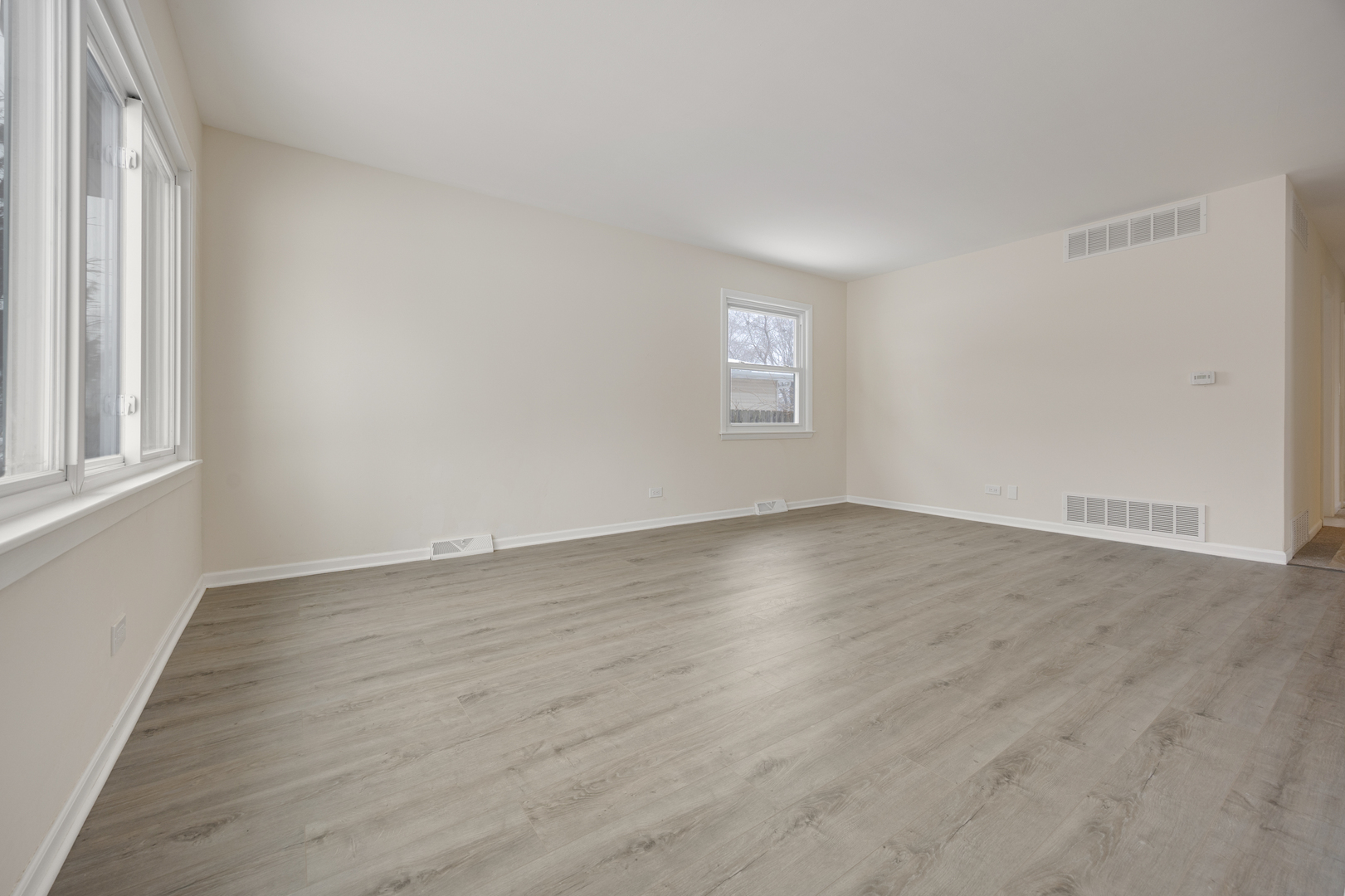 219 North Ridgemoor Avenue Mundelein, IL 60060 - Photo 5 of 26