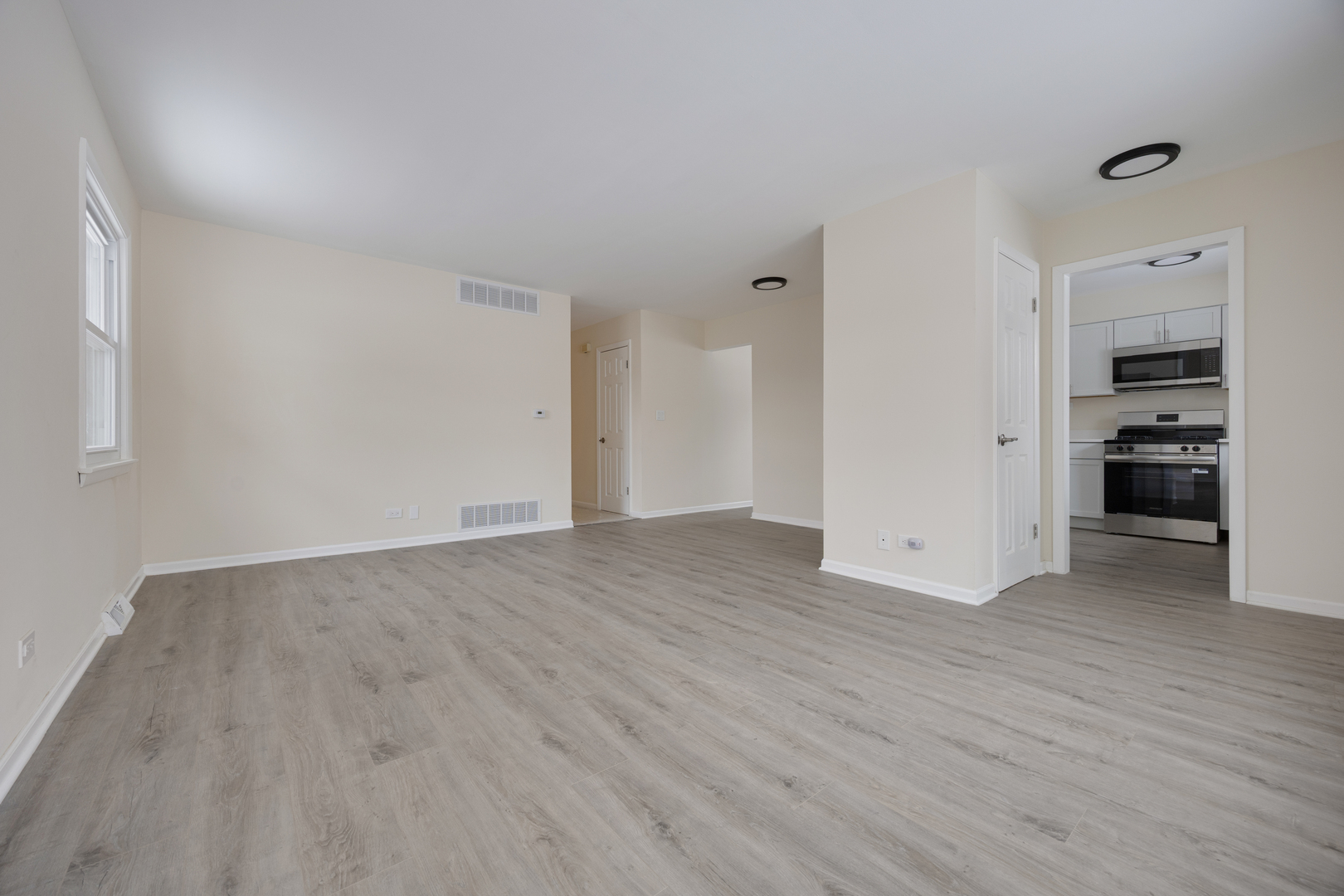 219 North Ridgemoor Avenue Mundelein, IL 60060 - Photo 6 of 26