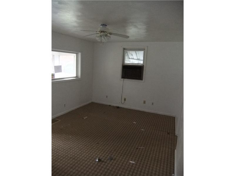 653 Windfield Road Cabot, PA 16023 - Photo 4 of 14 Living Room.