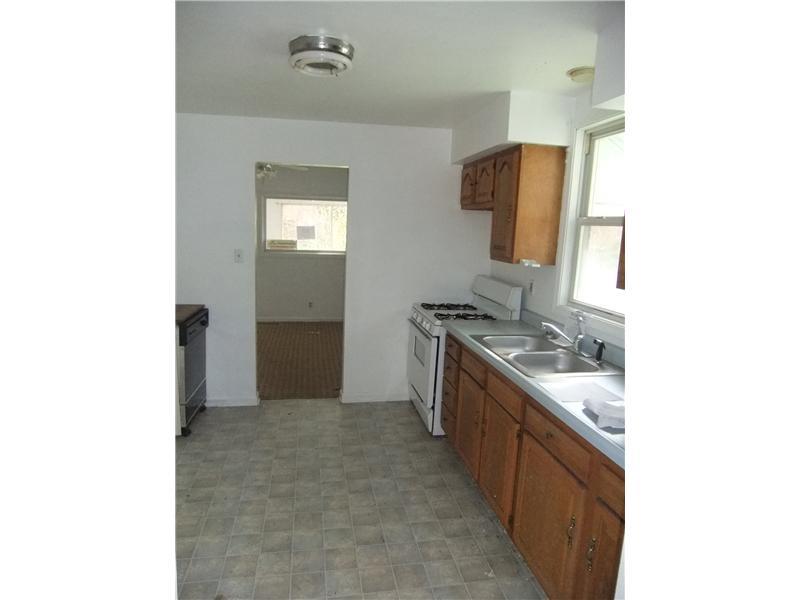 653 Windfield Road Cabot, PA 16023 - Photo 6 of 14 Kitchen.