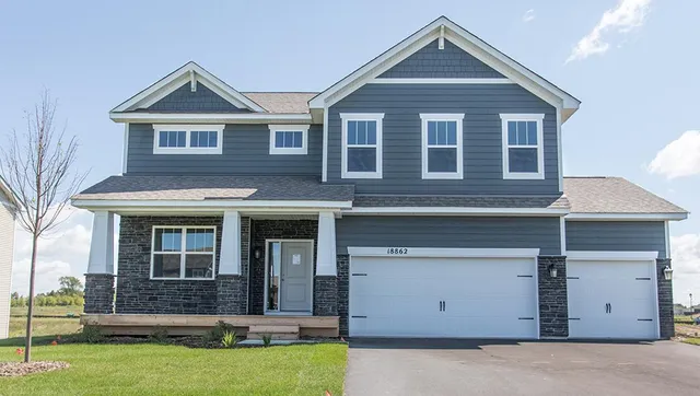 $650,000 | 4984 Blake Way, St. Paul, MN 55129