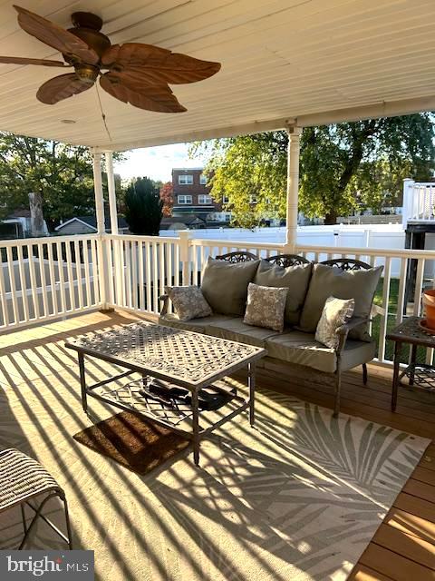 12708 Hollins Road Philadelphia, PA 19154 - Photo 16 of 25 Covered Deck