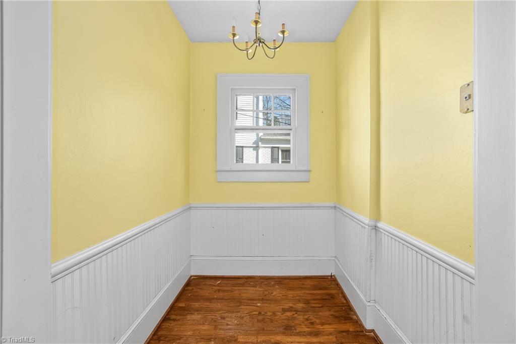 231 Edgedale Drive High Point, NC 27262 - Photo 14 of 34 Breakfast room