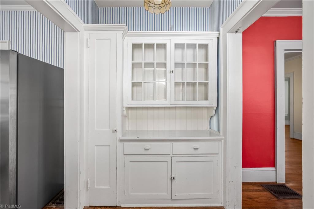 231 Edgedale Drive High Point, NC 27262 - Photo 15 of 34