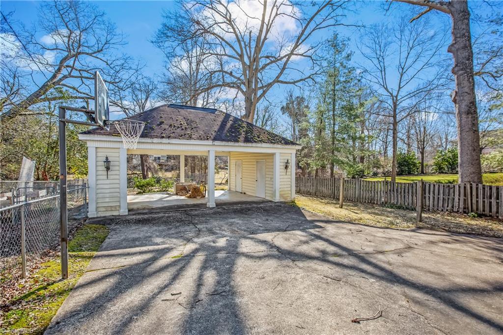 231 Edgedale Drive High Point, NC 27262 - Photo 32 of 34