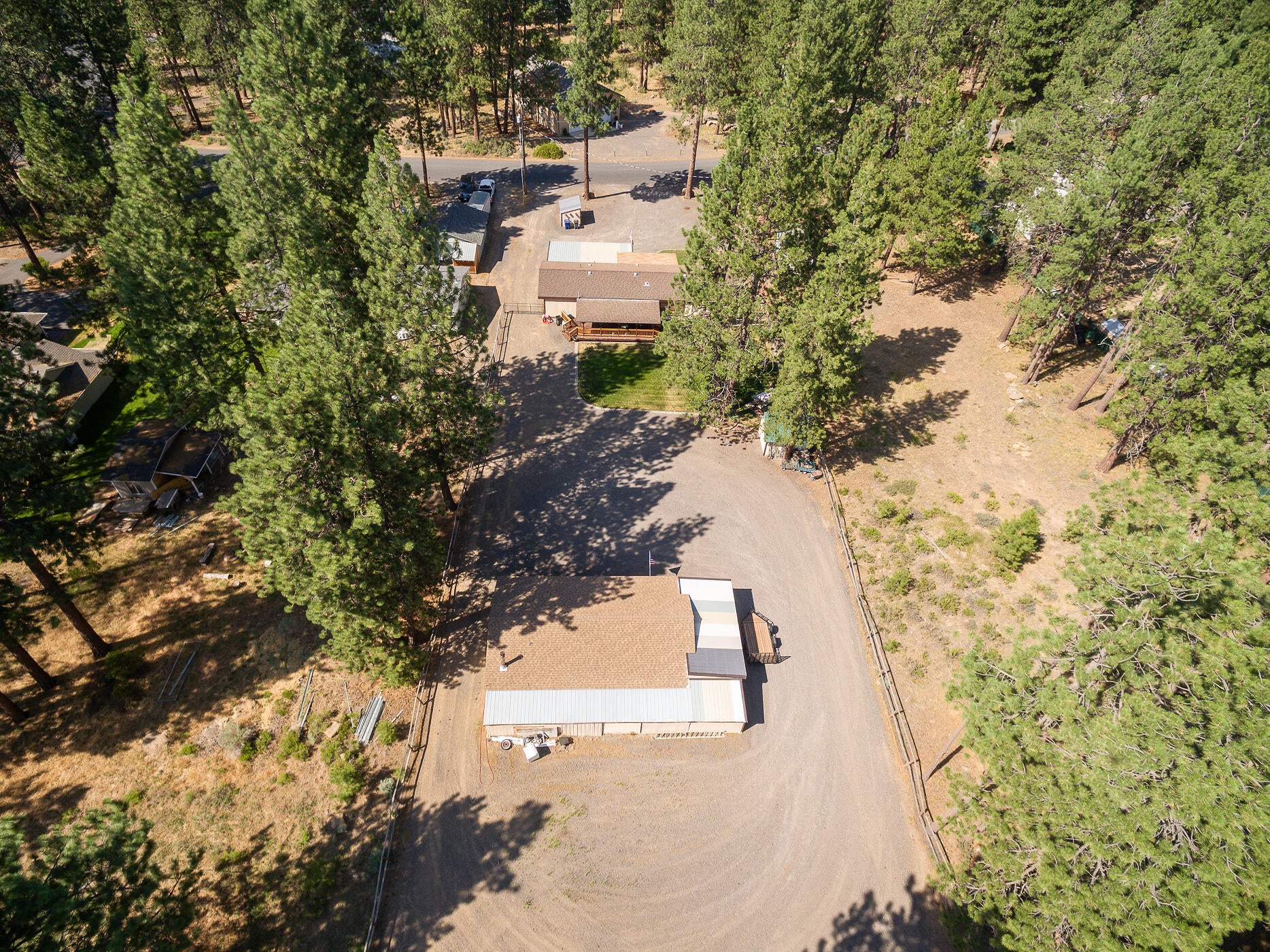 19245 Apache Road Bend, OR 97702 - Photo 28 of 33 back of shop