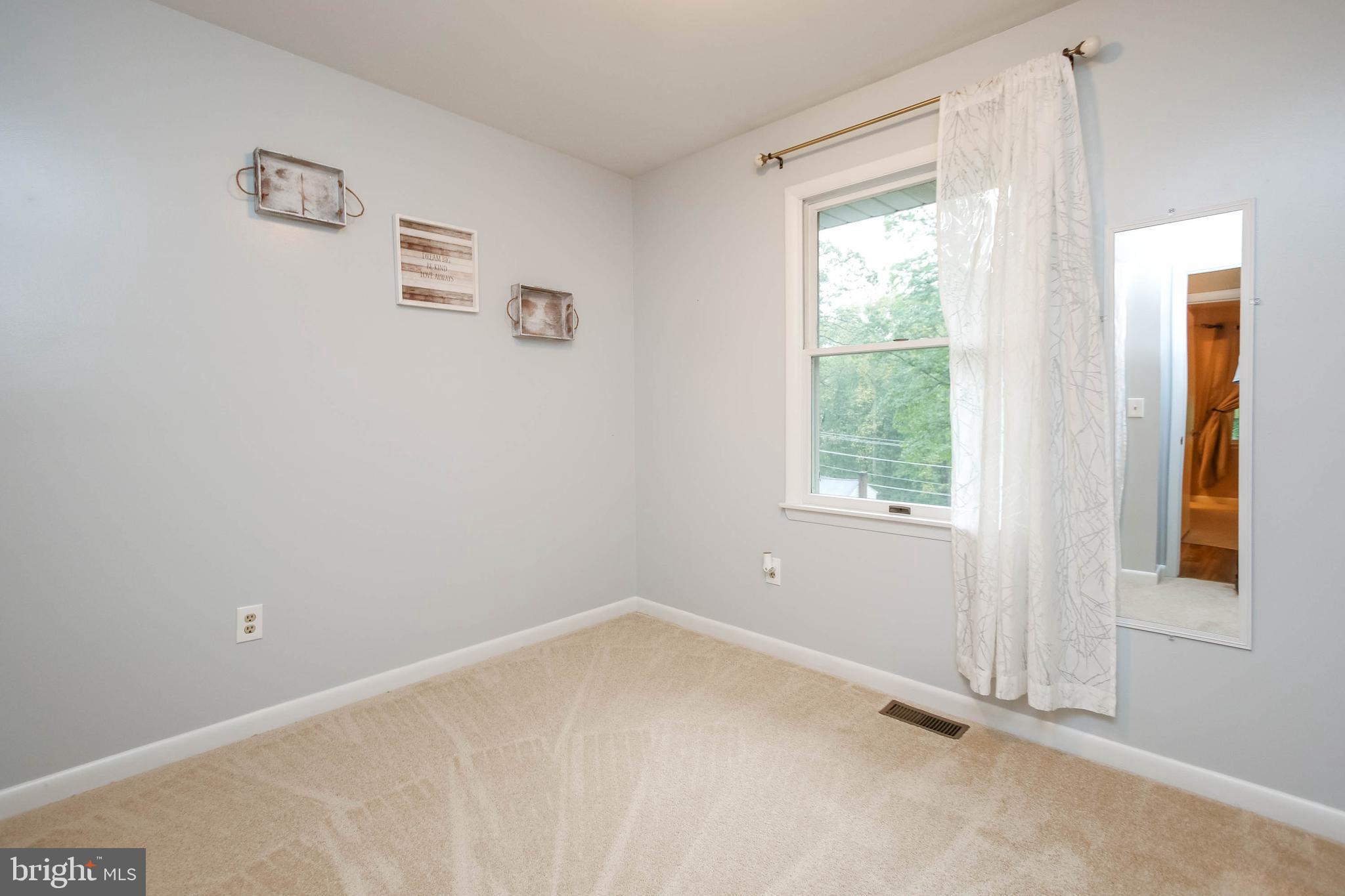 5999 Buffalo Road Mount Airy, MD 21771 - Photo 22 of 61 Bedroom